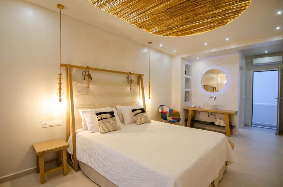 Egyptian cotton sheets, memory foam beds, in-room safe