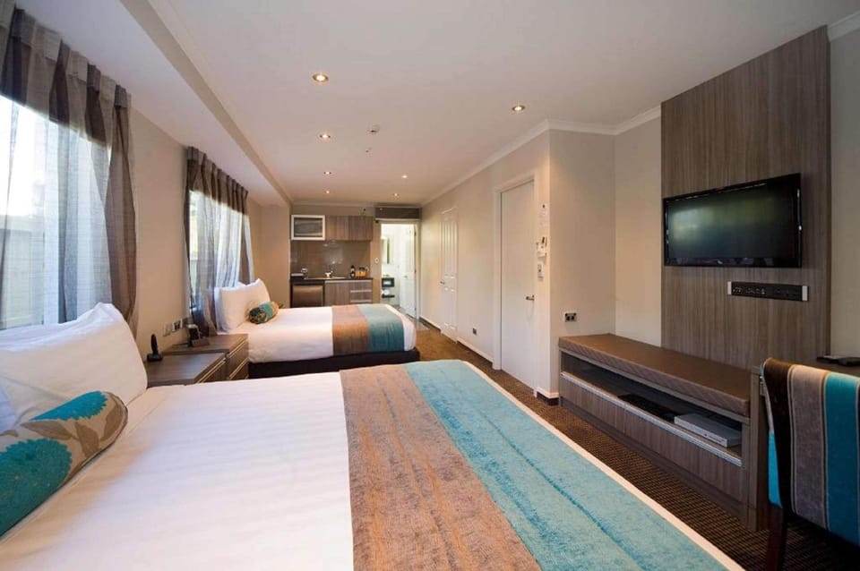 Premium Twin | In-room safe, desk, laptop workspace, soundproofing
