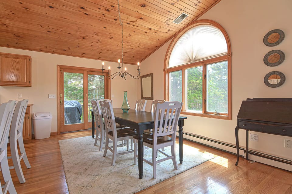Big windows and amazing views from the dining area.