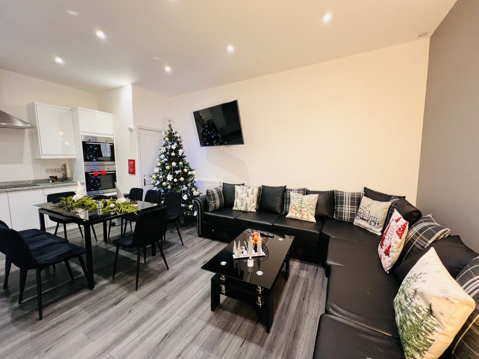 Executive House, Ensuite, City View | Interior
