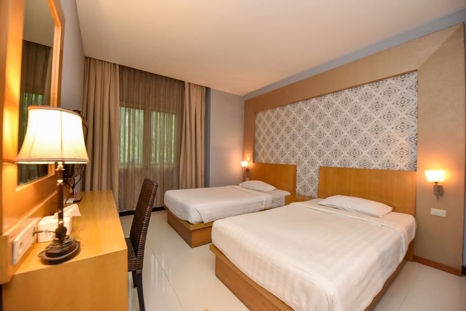 Superior Room | Minibar, desk, soundproofing, rollaway beds
