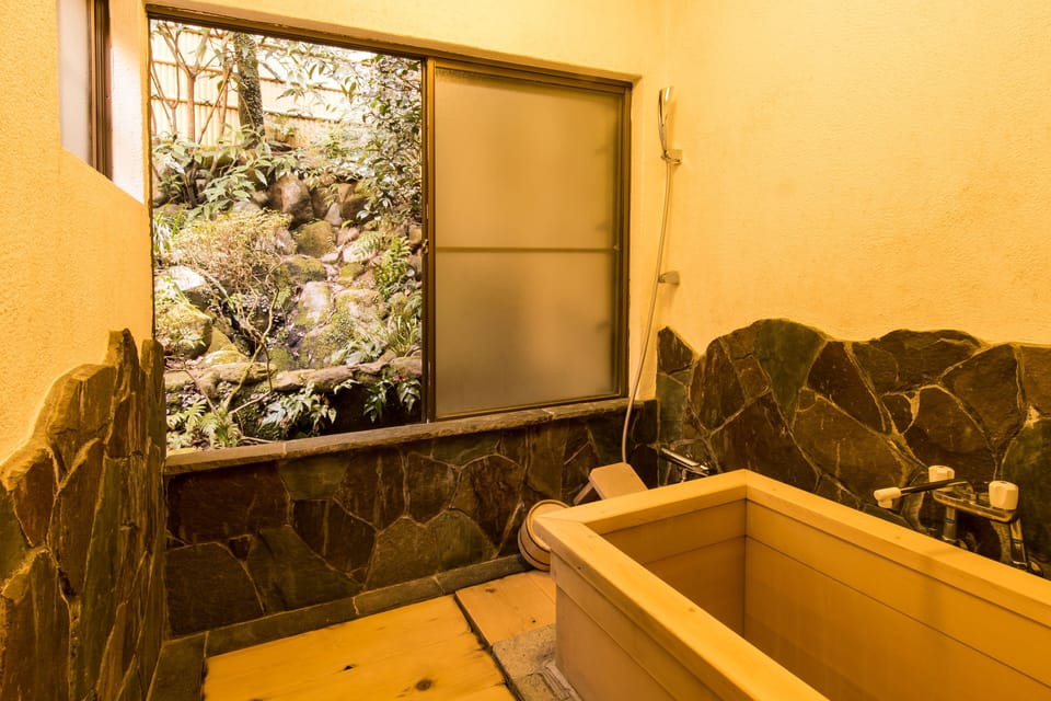 Separate tub and shower, free toiletries, electronic bidet, towels