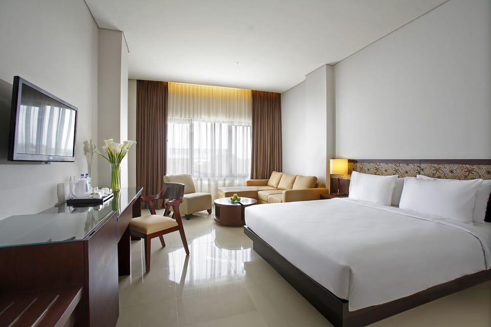 Deluxe Double Room, 1 Queen Bed | In-room safe, desk, free WiFi