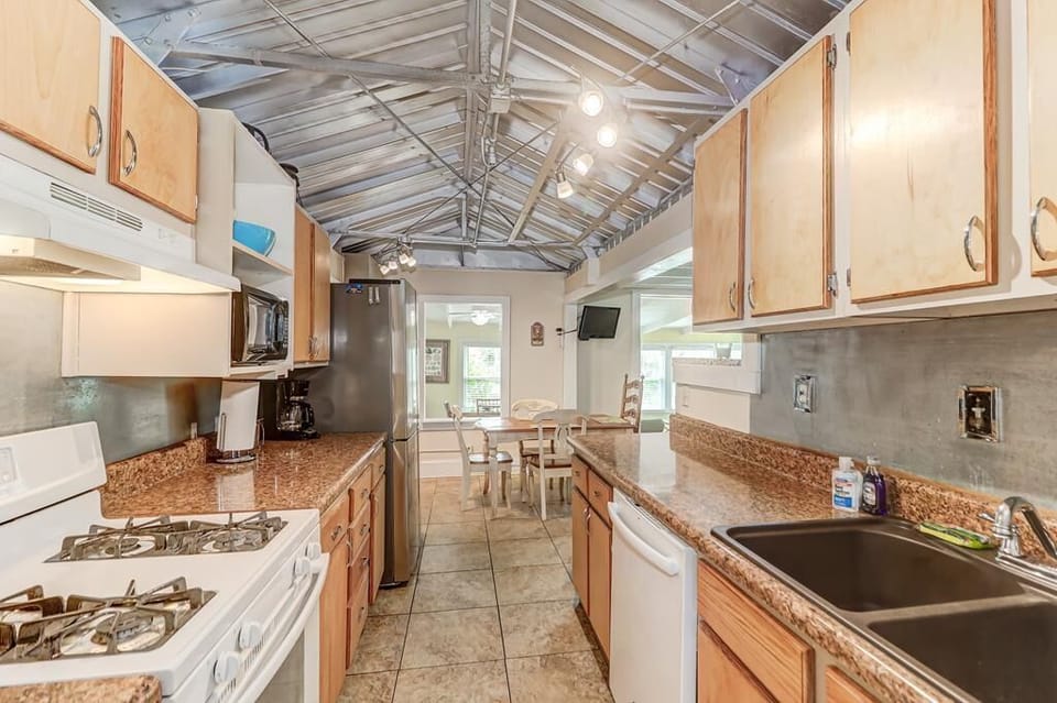 Fully Stocked Kitchen