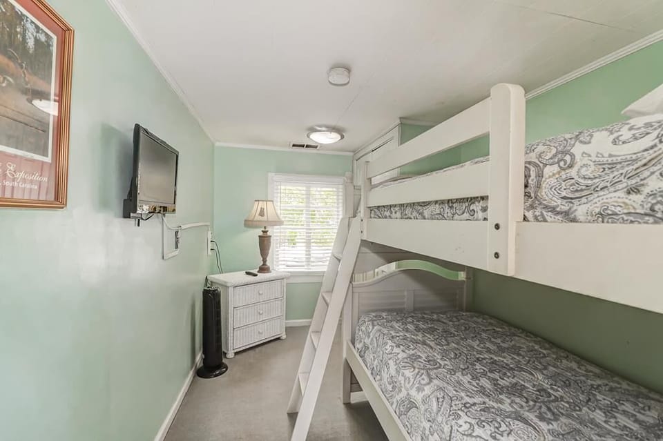 Bunk Bedroom 2