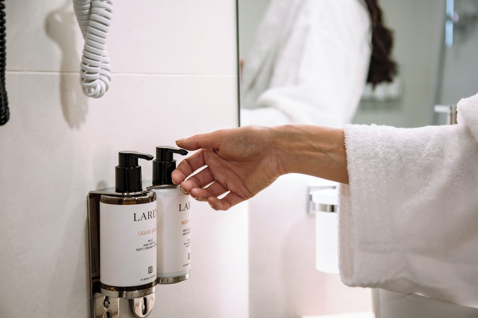 Suite, 1 Bedroom, Connecting Rooms, Sea View | Bathroom | Shower, free toiletries, hair dryer, towels