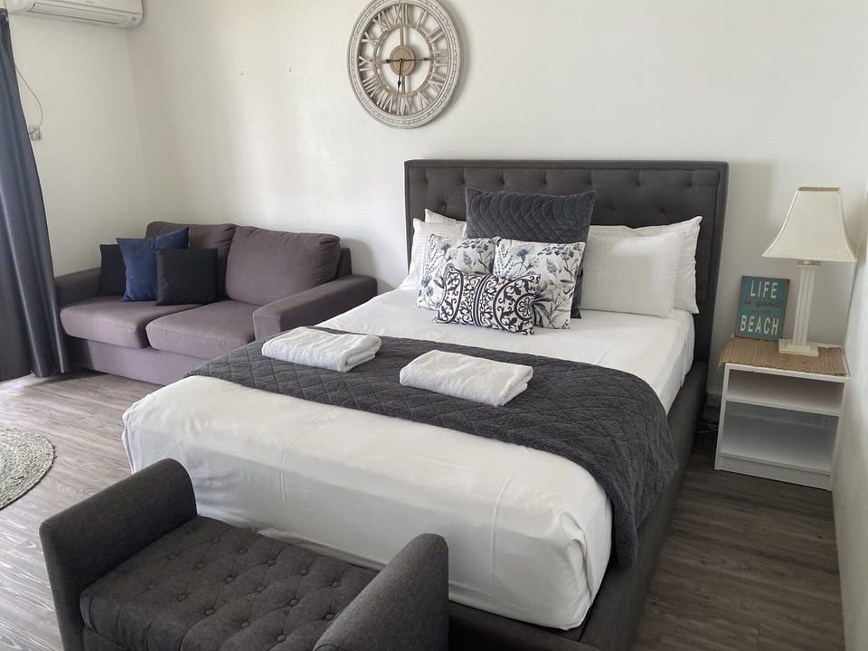 Ocean View Suite | Individually decorated, individually furnished, laptop workspace