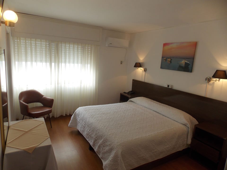 Minibar, in-room safe, blackout drapes, free WiFi