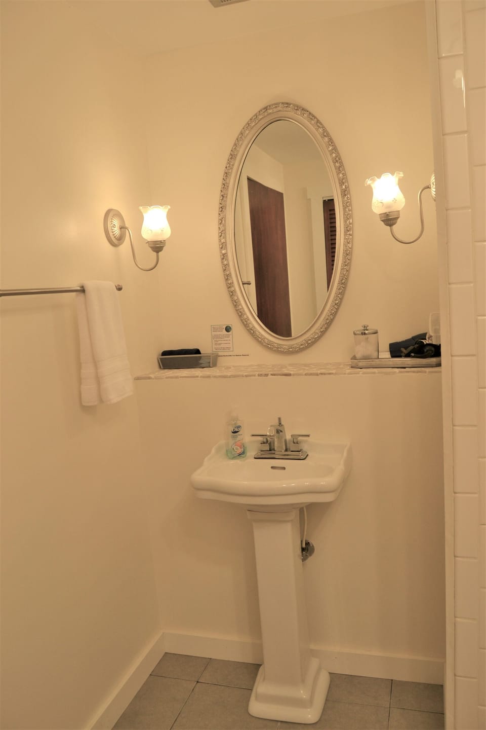 Gipfel Suite on-suite bathroom