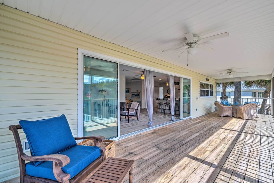 Screened-In Deck