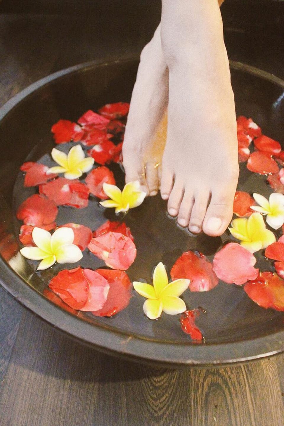 Couples treatment rooms, body treatments, aromatherapy