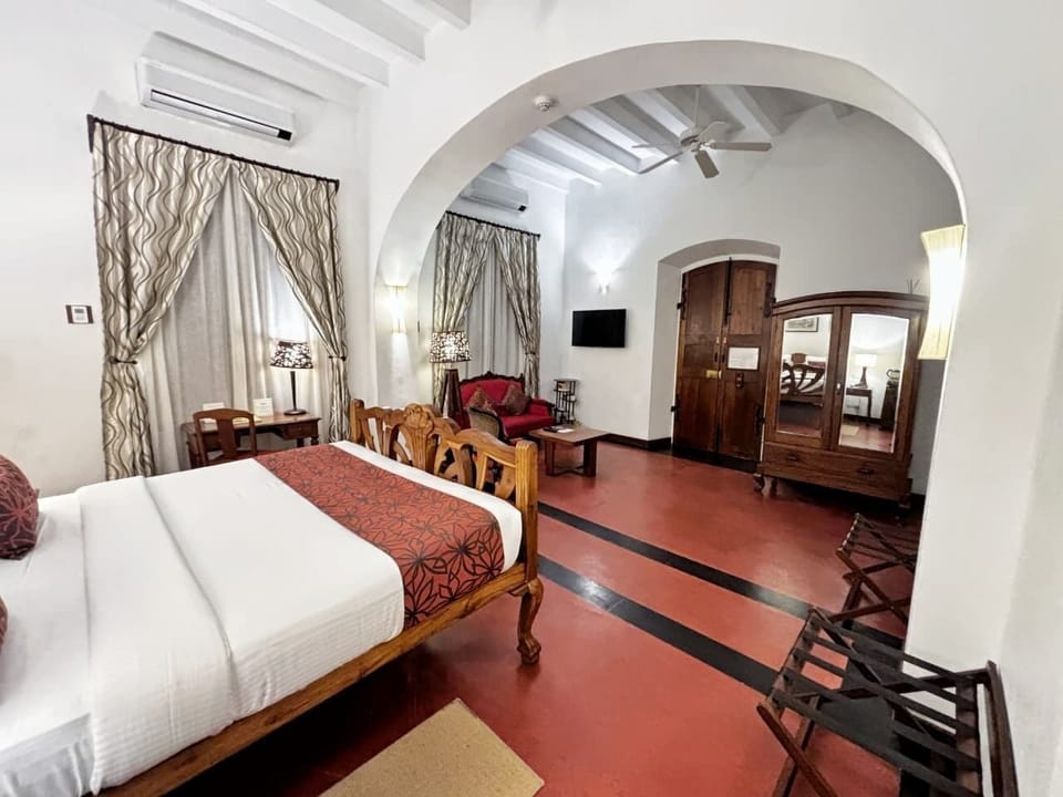 Palais Chambre Deluxe with Private Terrace | Premium bedding, minibar, in-room safe, desk