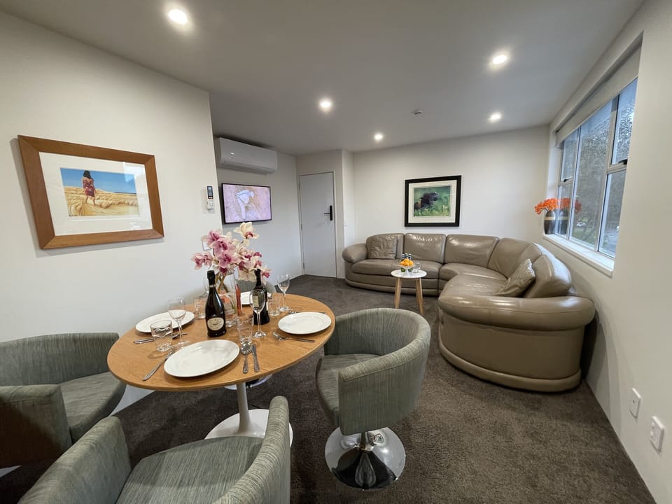 Dining table and Lounge
