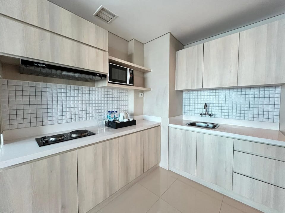 Deluxe Apartment | Private kitchenette | Coffee/tea maker