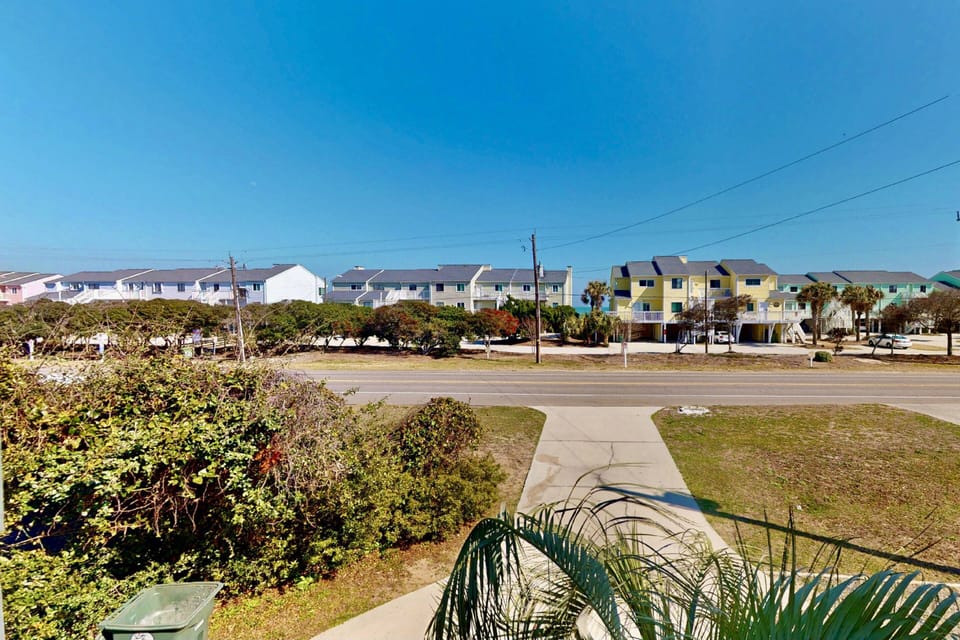 The ocean is right there across the street!