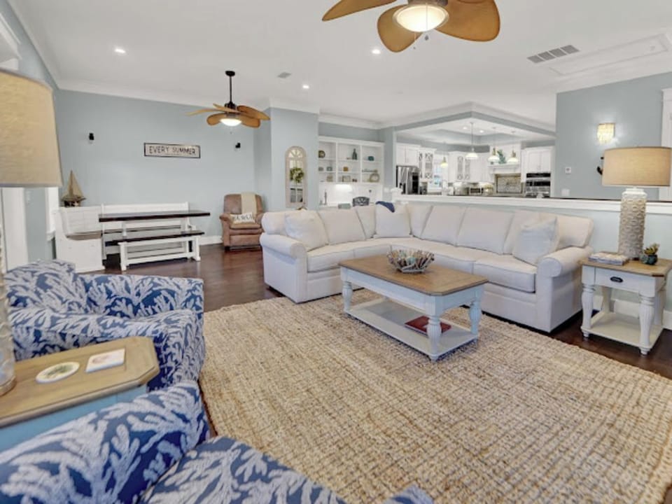 Living Area, 3rd Floor