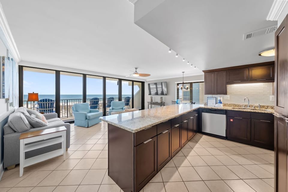 9 Island Winds 280 Kitchen