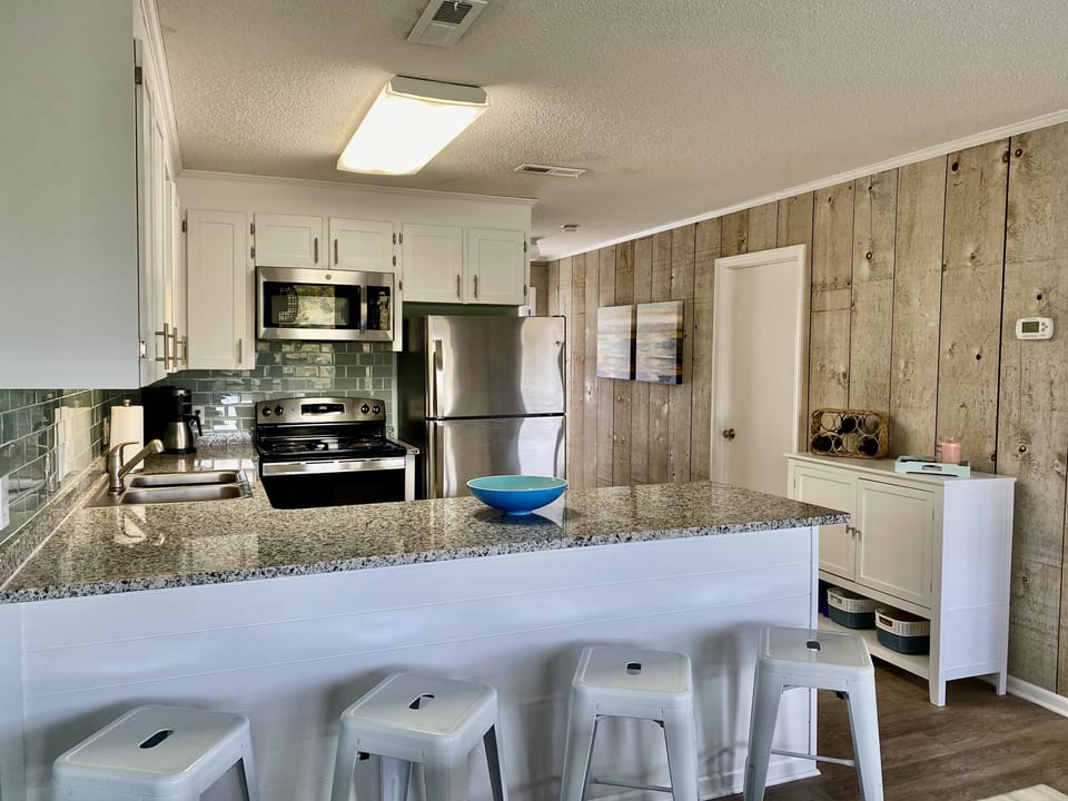 Kitchen island seats 4