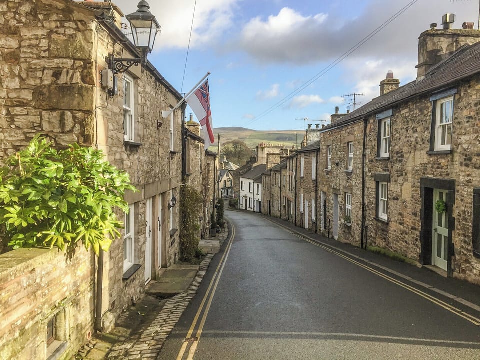 Setting | The Snug, Kirkby Lonsdale