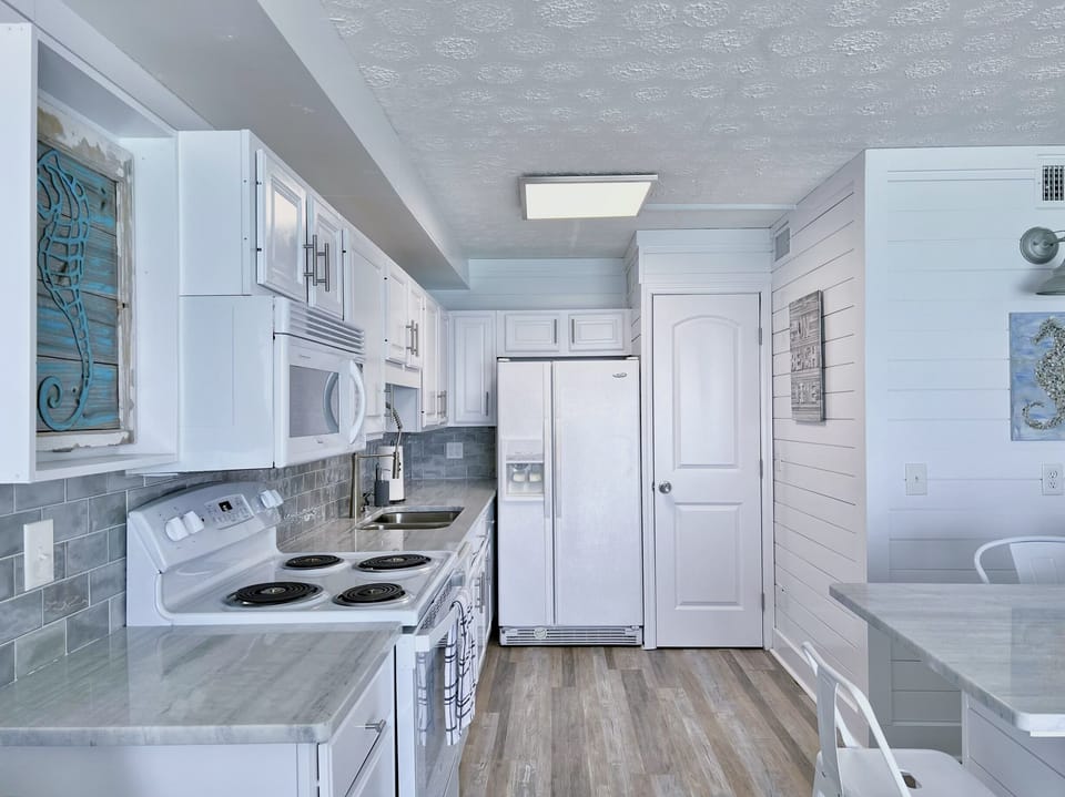 Spacious Kitchen/Laundry