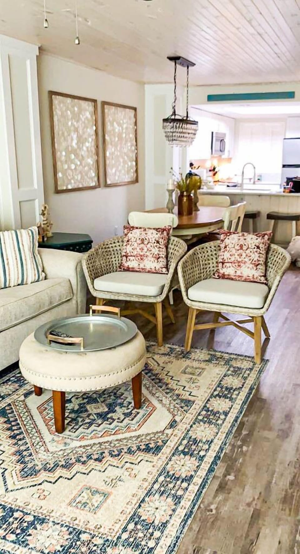 Plenty of room for you whole family to gather around and enjoy each others company.
