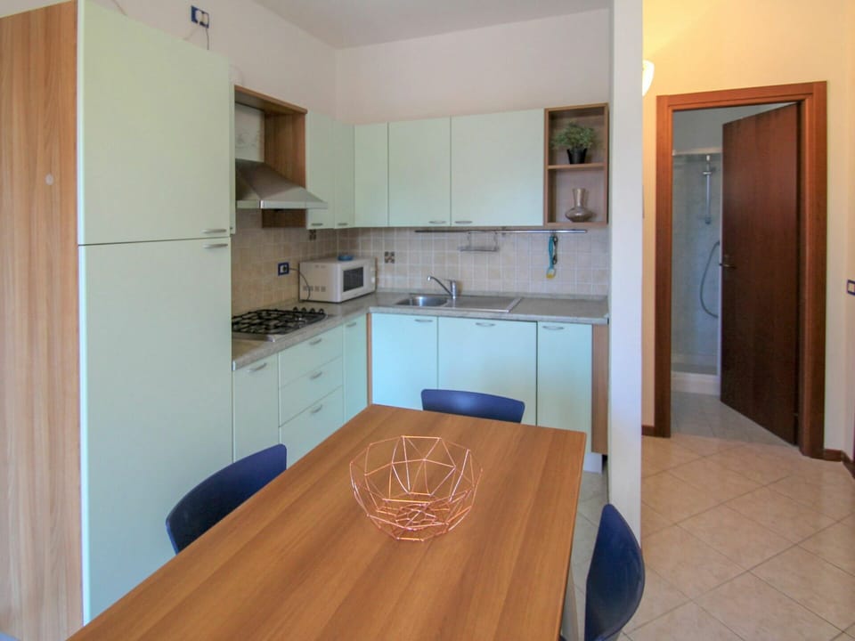Cabinetry, Property, Furniture, Countertop, Kitchen Sink, Interior Design, Wood, Tap, Sink, Architecture