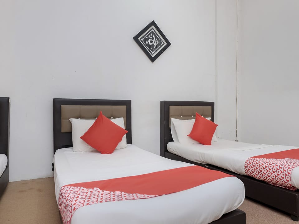 Deluxe Triple Room | Free WiFi, bed sheets