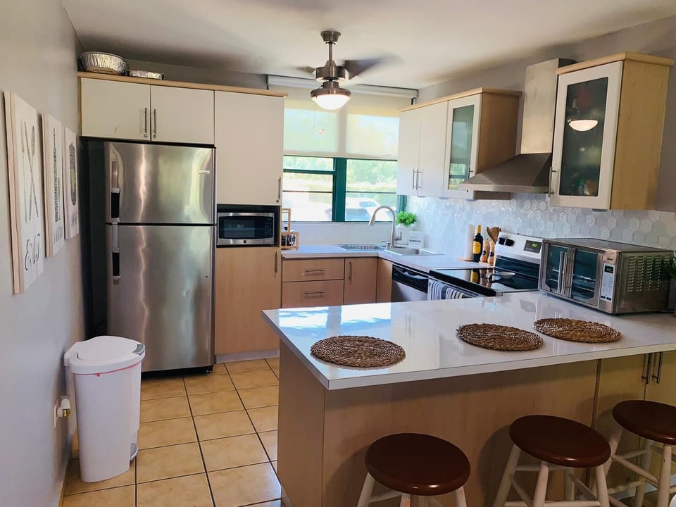 Refrigerator
Microwave
Kitchen
Stovetop
Cookware, dishware, and utensils