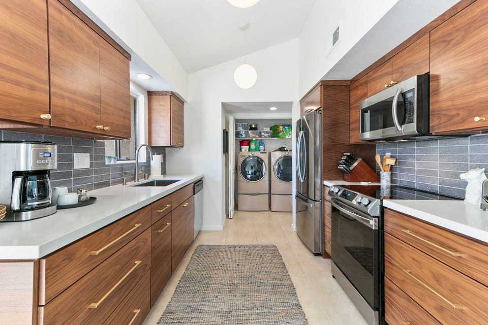 K0240 - Kitchen with Laundry Room