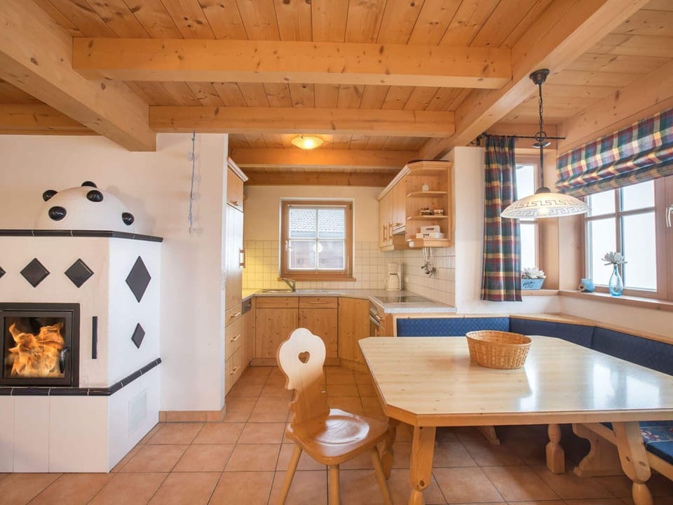 Chalet | Dining