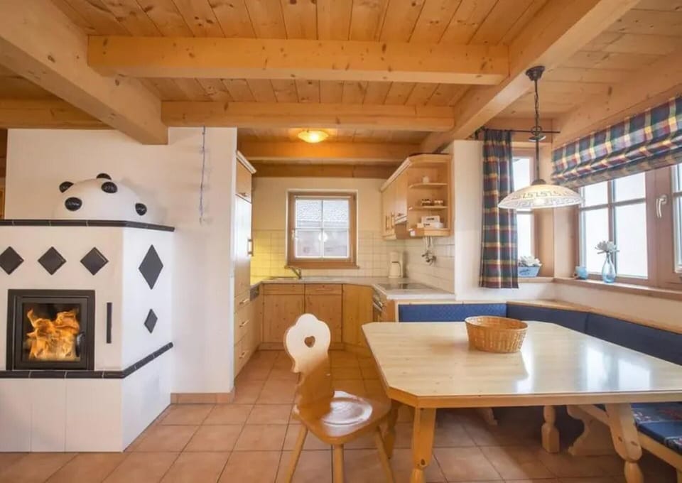 House | Dining