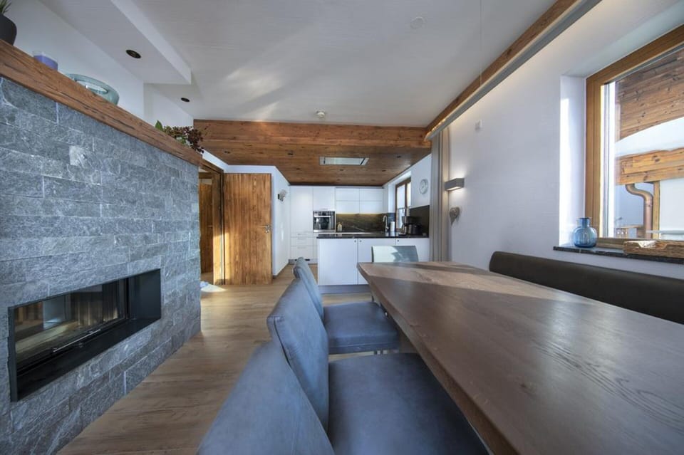 Chalet | Dining