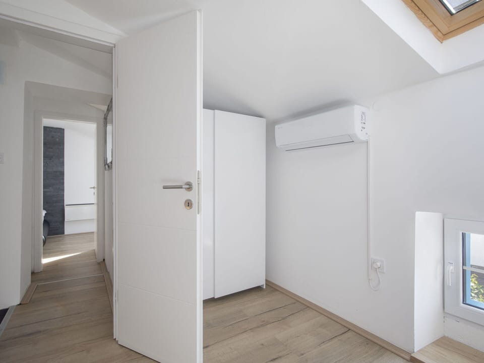 House | 3 bedrooms, individually furnished, bed sheets