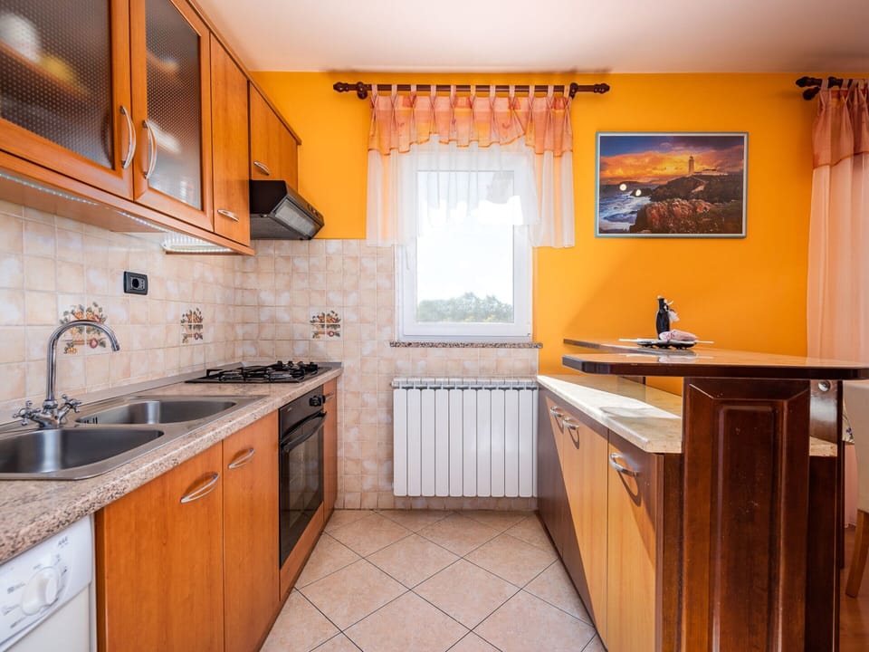 House | Private kitchen | Cookware/dishes/utensils