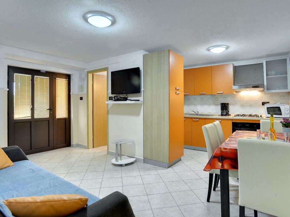 House | Dining