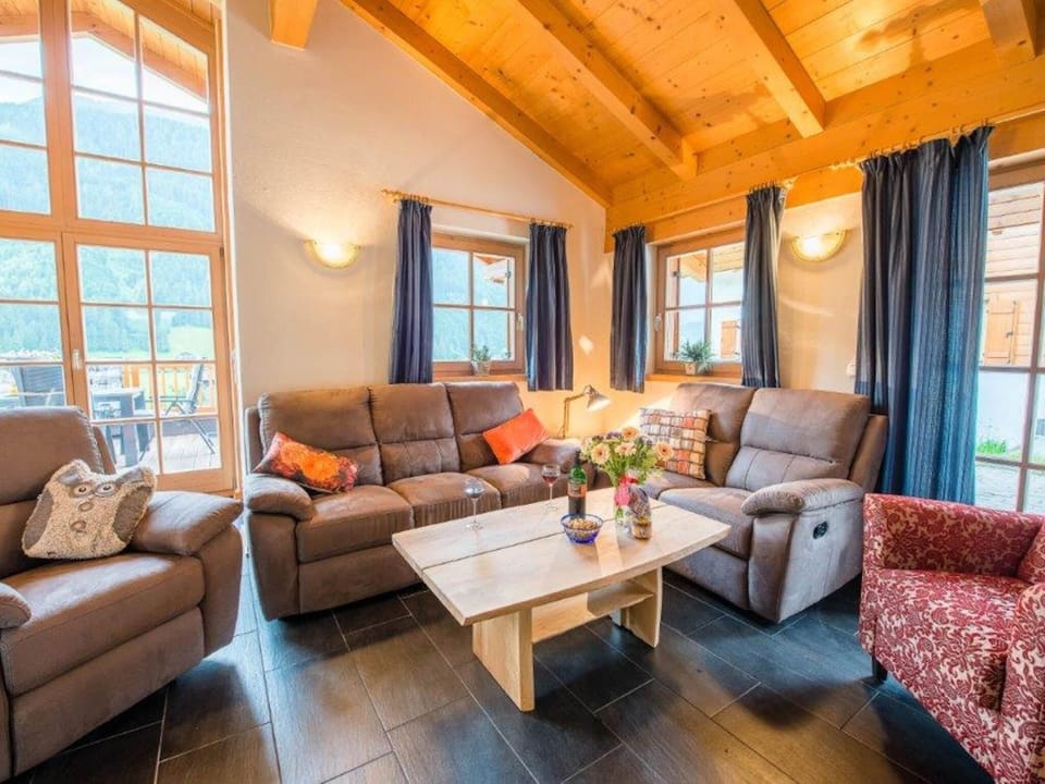Chalet | Living area
