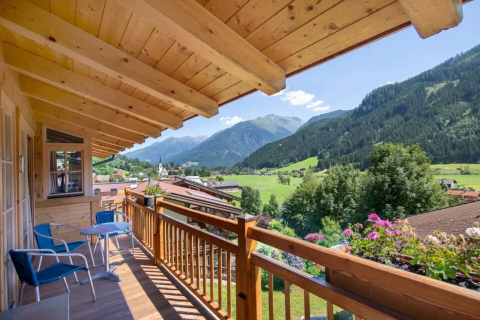House | Balcony