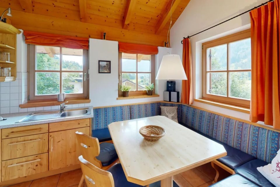 House | Dining