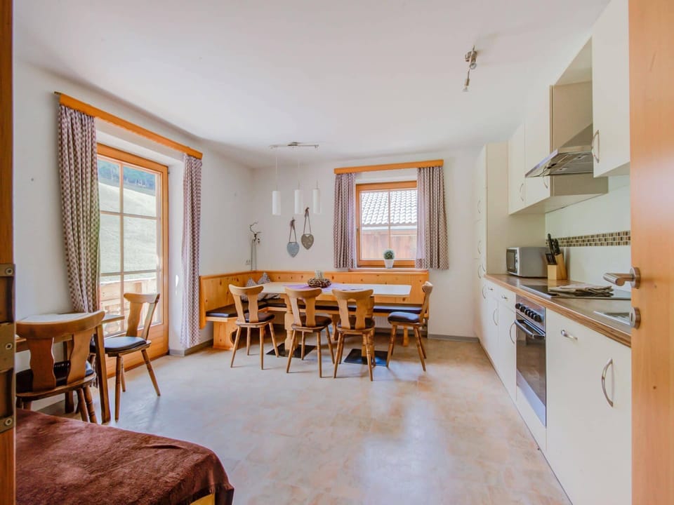 Apartment | Dining