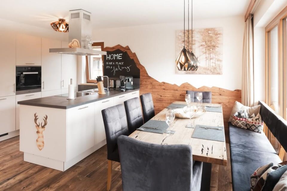 Chalet | Dining