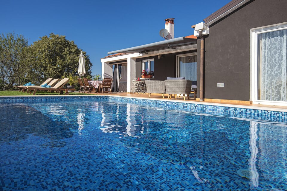Villa | Pool | Indoor pool, outdoor pool