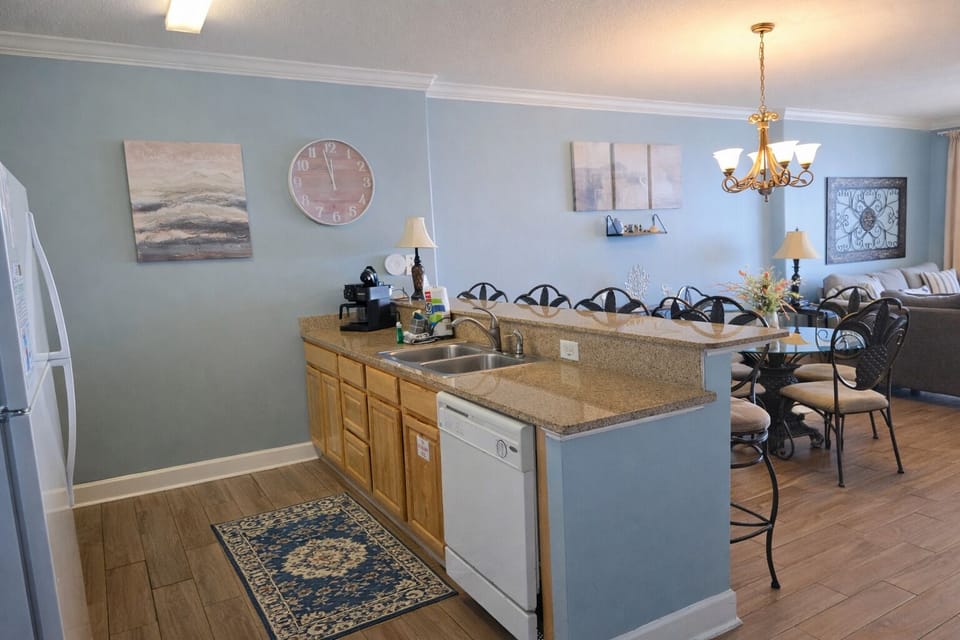 Kitchen and bar area