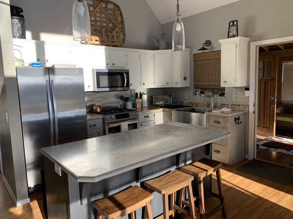 Fully equipped kitchen.