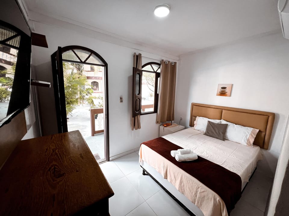Minibar, bed sheets
