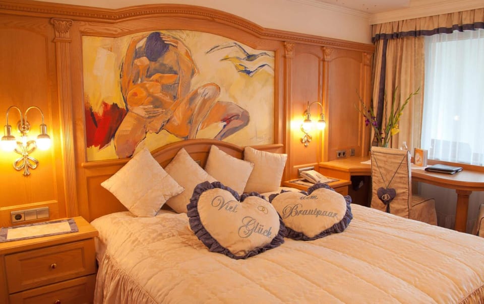 In-room safe, desk, cribs/infant beds, rollaway beds