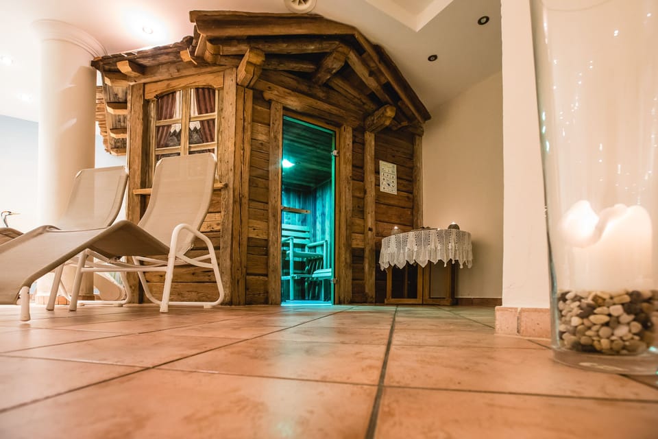 Sauna, steam room, Turkish bath, body treatments, hot stone massages