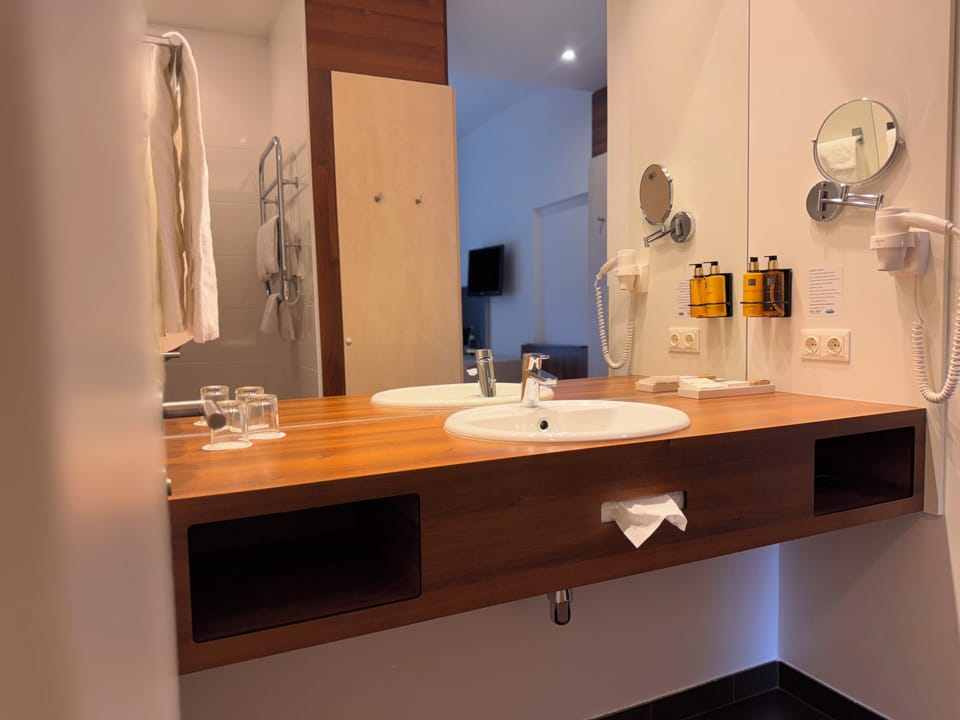 Shower, free toiletries, hair dryer, bathrobes