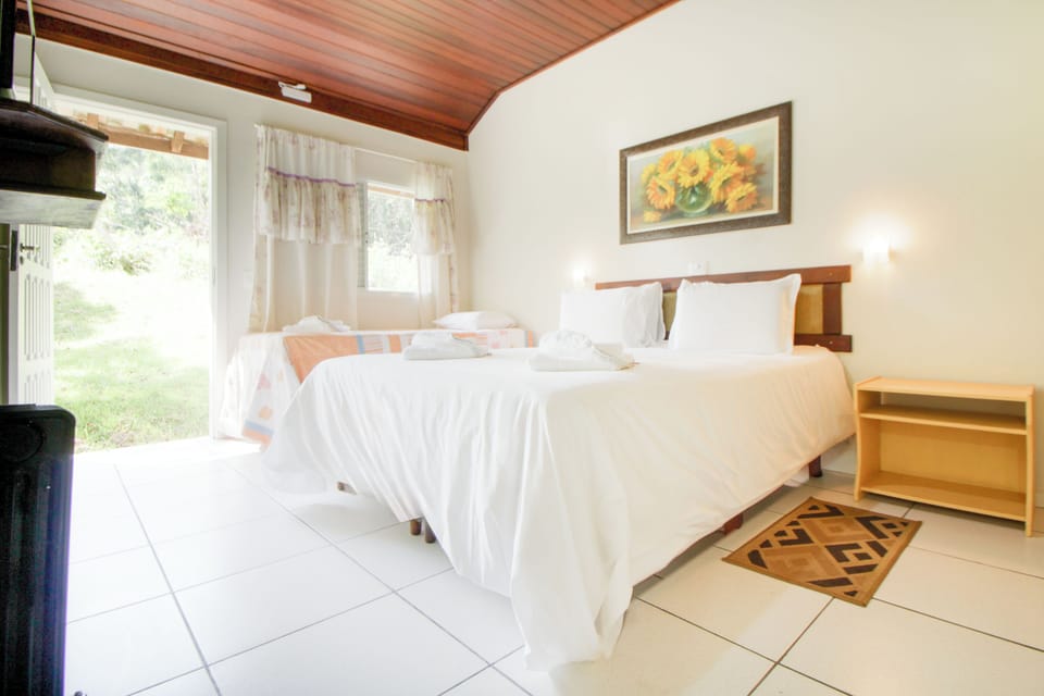 Standard Chalet, 2 Bedrooms, Pets Allowed | Premium bedding, minibar, desk, blackout drapes