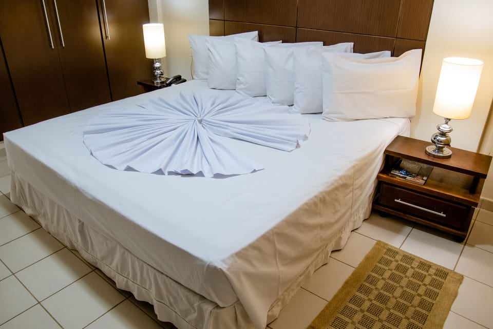 Deluxe Suite (Double) | Premium bedding, minibar, in-room safe, desk