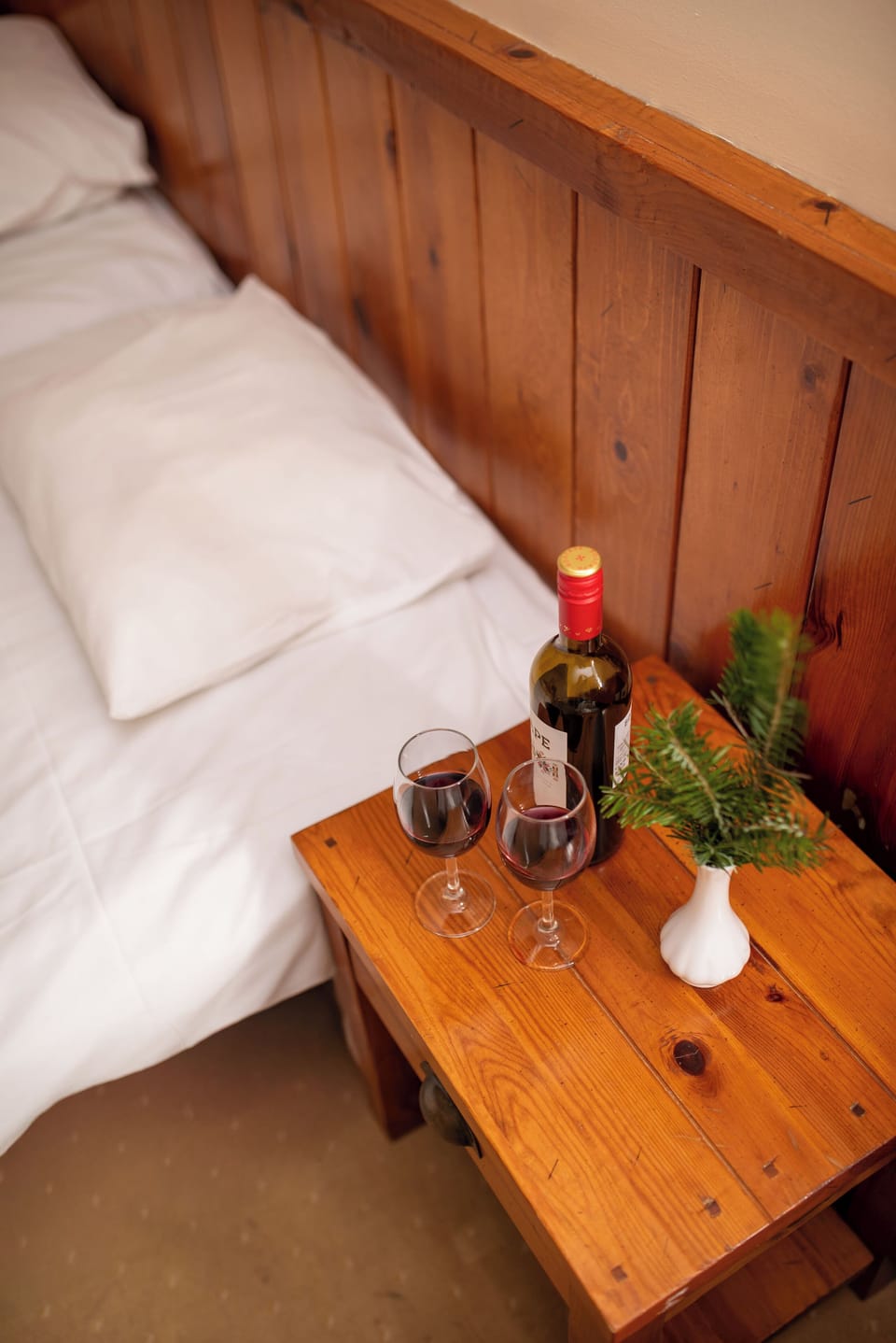 Standard Room (Free Sauna & Steam Bath) | Desk, iron/ironing board, free cribs/infant beds, free rollaway beds